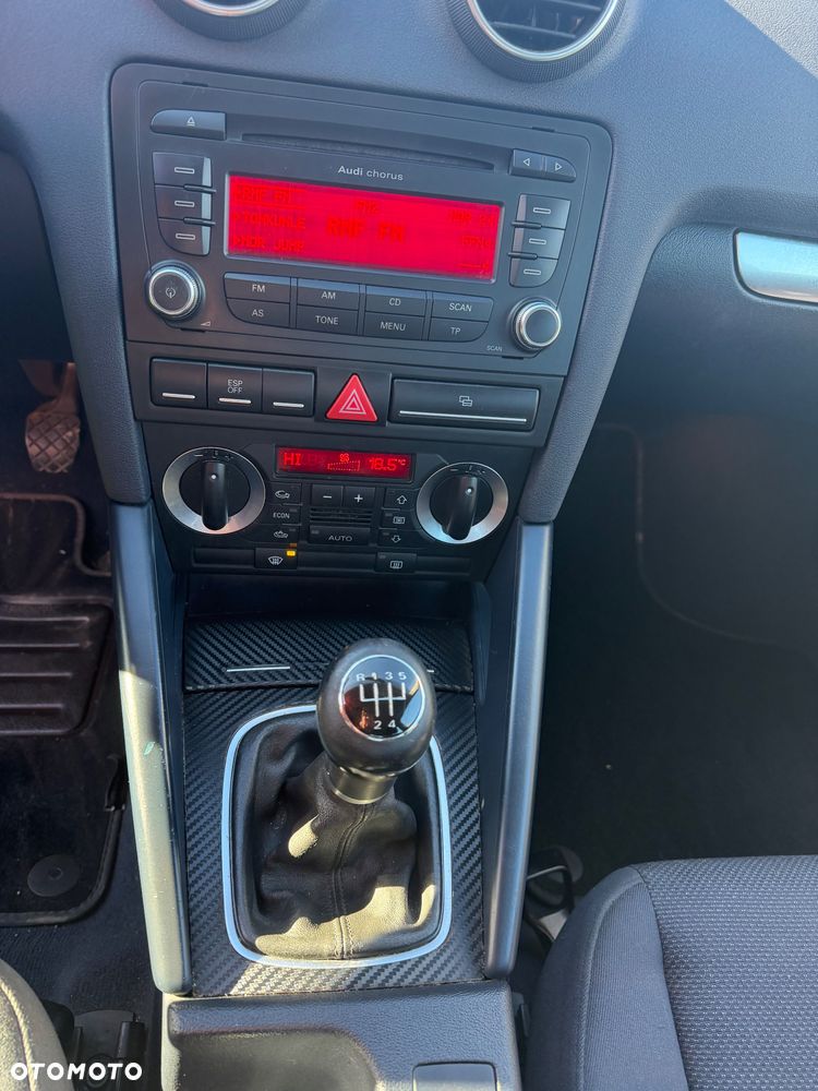 Audi A3 3-drzwiowe 1.6 Attraction - 11