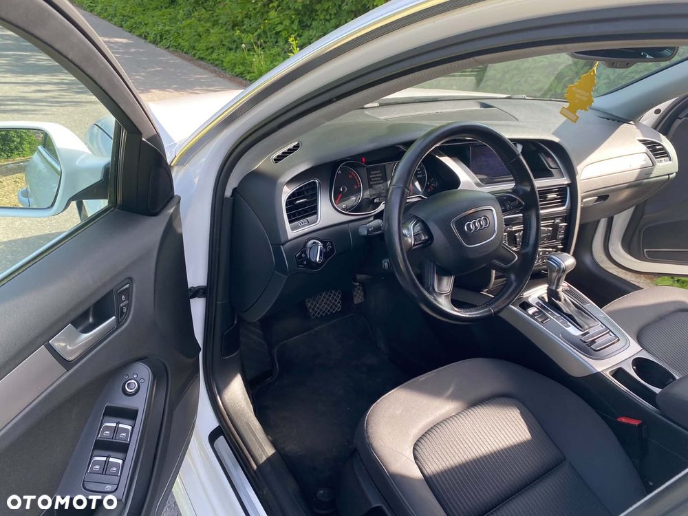 Audi A4 Avant 2.0 TDI DPF quattro S tronic Attraction - 5