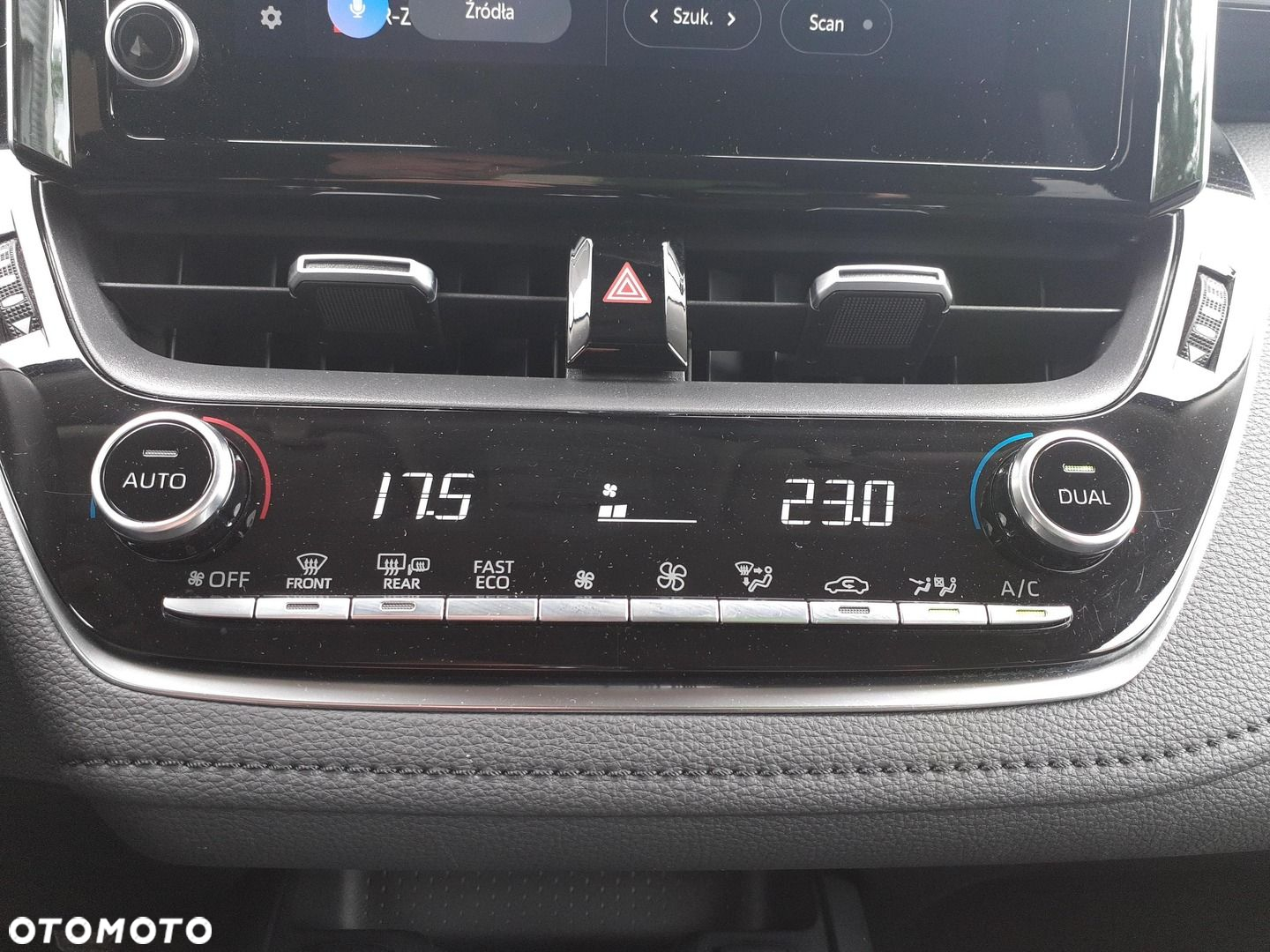 Toyota Corolla - 19