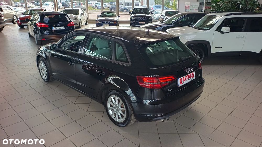 Audi A3 Sportback 1.4 TFSI Ambiente - 22