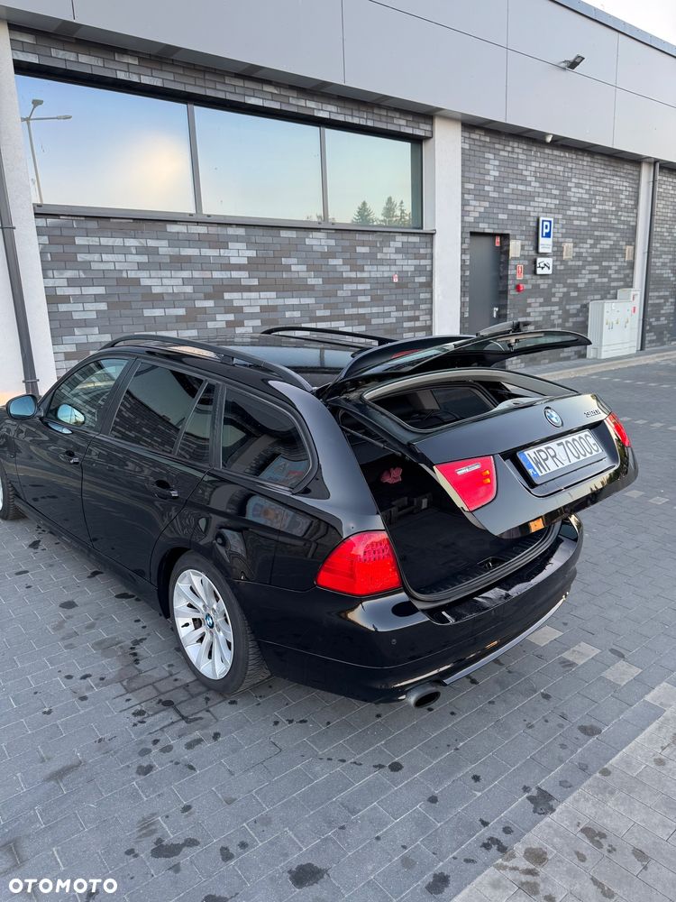 BMW Seria 3 320i - 12