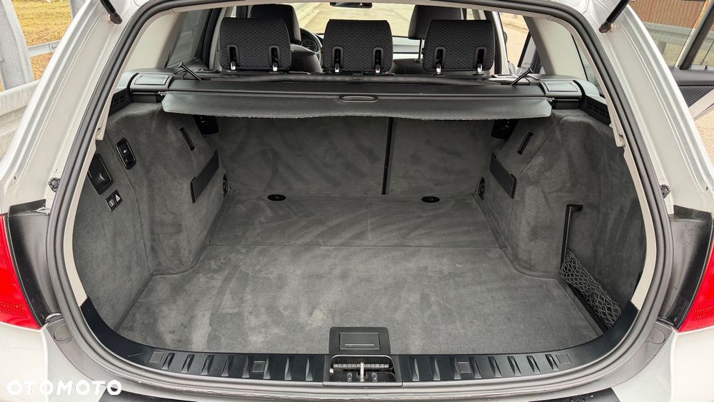 BMW Seria 3 320d xDrive - 27