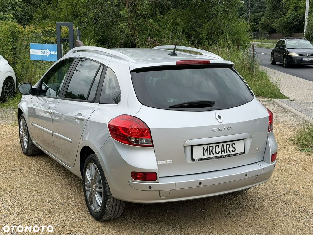 Renault Clio - 10
