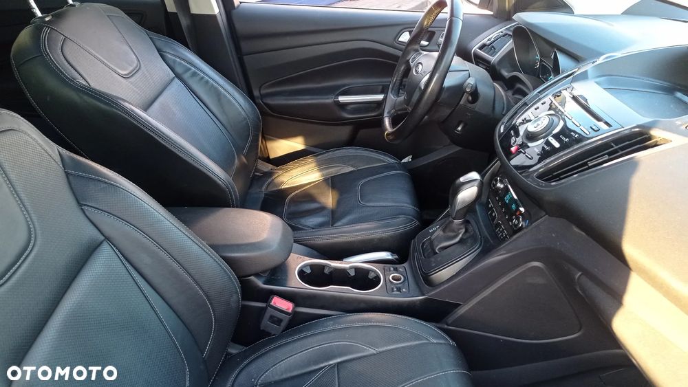 Ford Kuga 2.0 TDCi 4x4 Titanium - 39