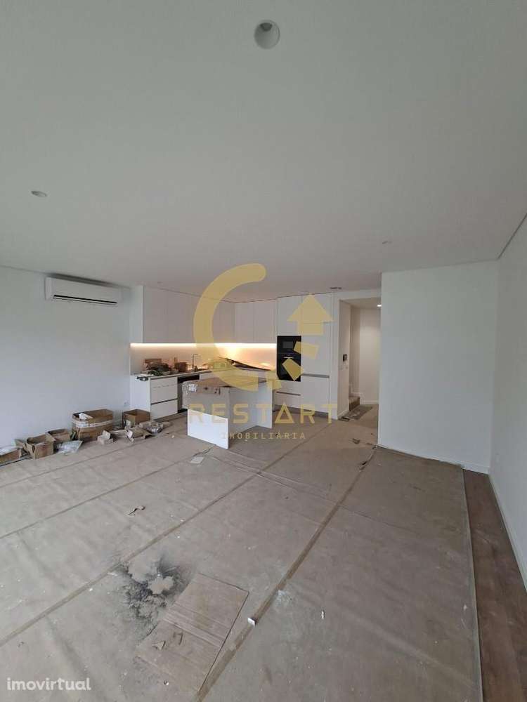 MORADIA EM FASE FINAL DE CONSTRUÇÃO - Grande imagem: 3/41