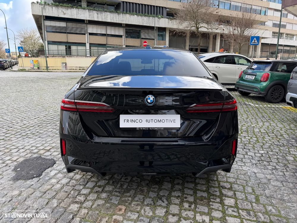 BMW 550 e xDrive Pack Desportivo M - 4