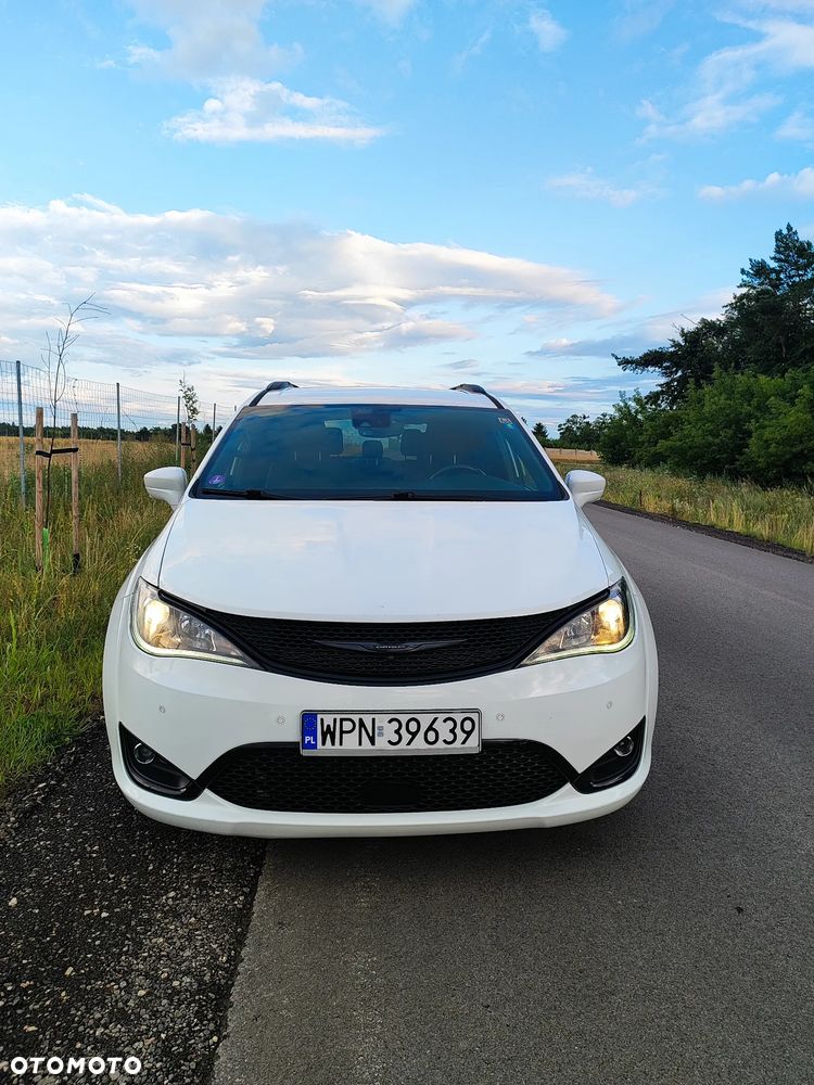 Chrysler Pacifica - 6