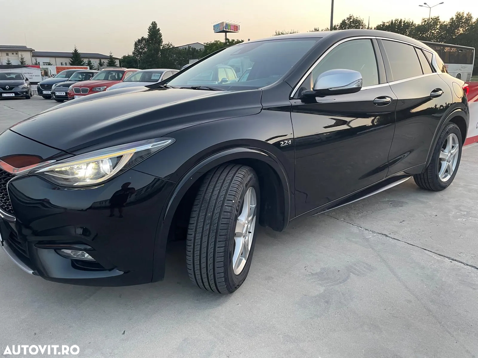 Infiniti Q30 - 3