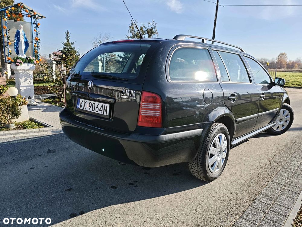 Skoda Octavia 1.6 Tour - 9