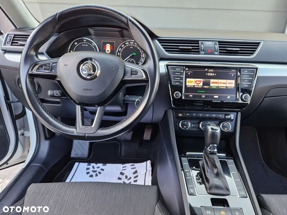 Skoda Superb Combi 2.0 TDI DSG SportLine - 18