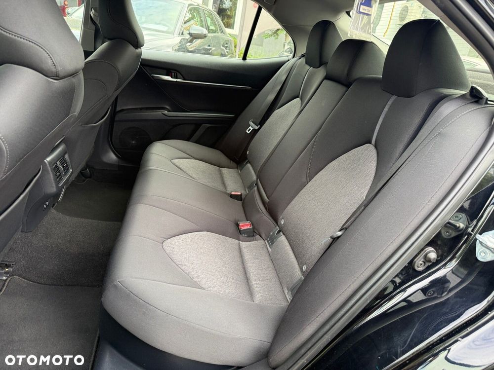 Toyota Camry - 11