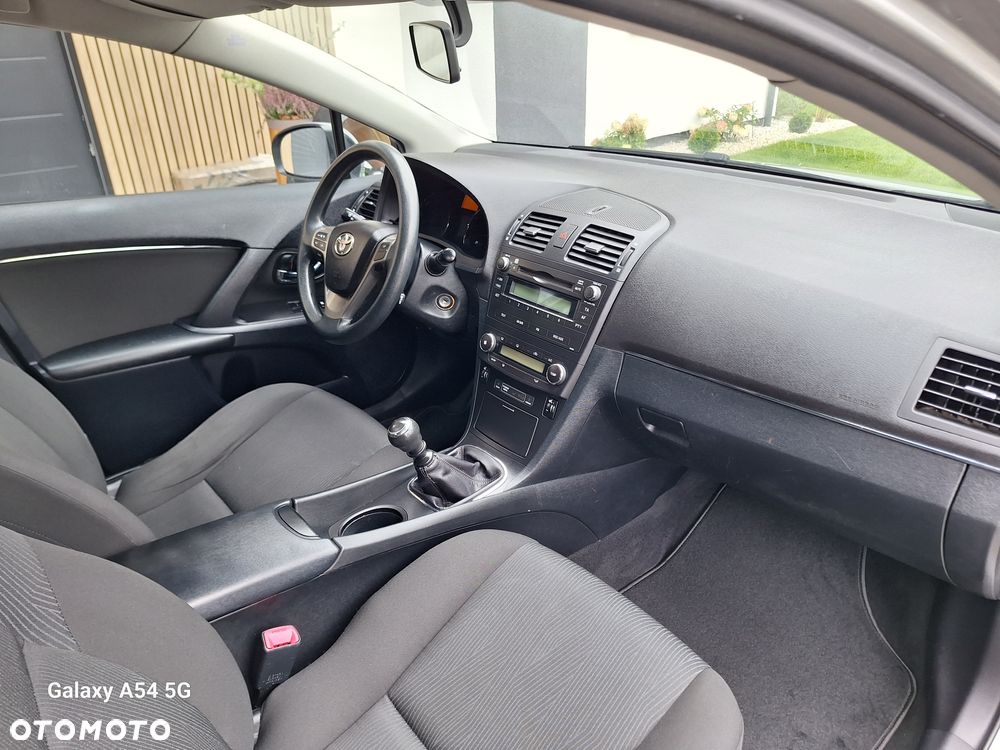 Toyota Avensis - 13