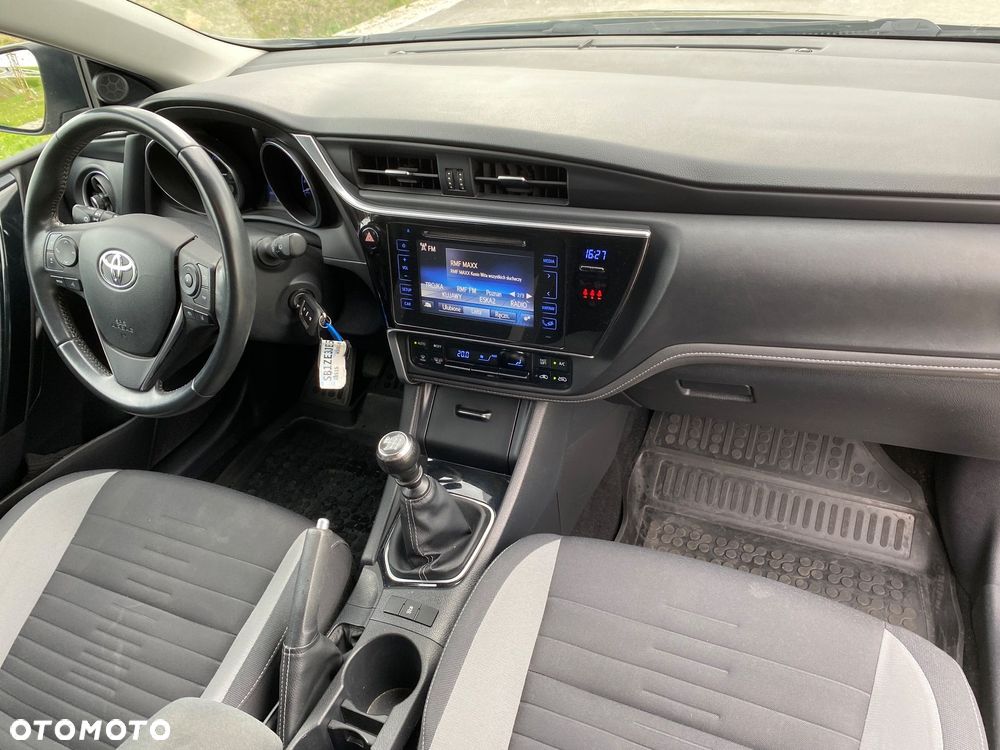 Toyota Auris 1.6 Premium - 26