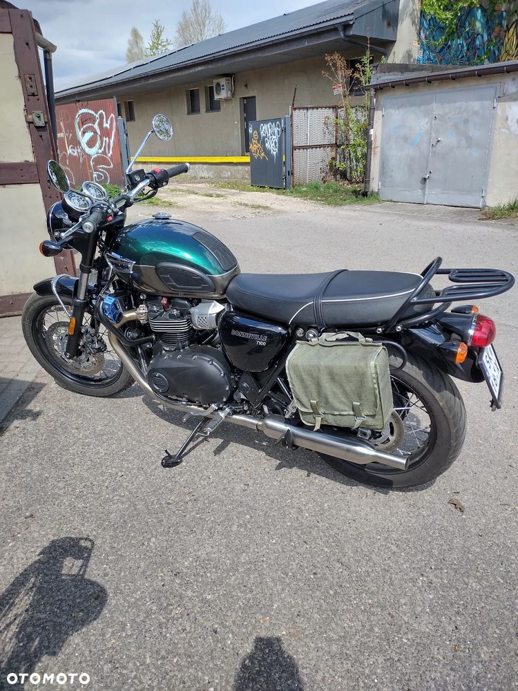 Triumph Bonneville - 11