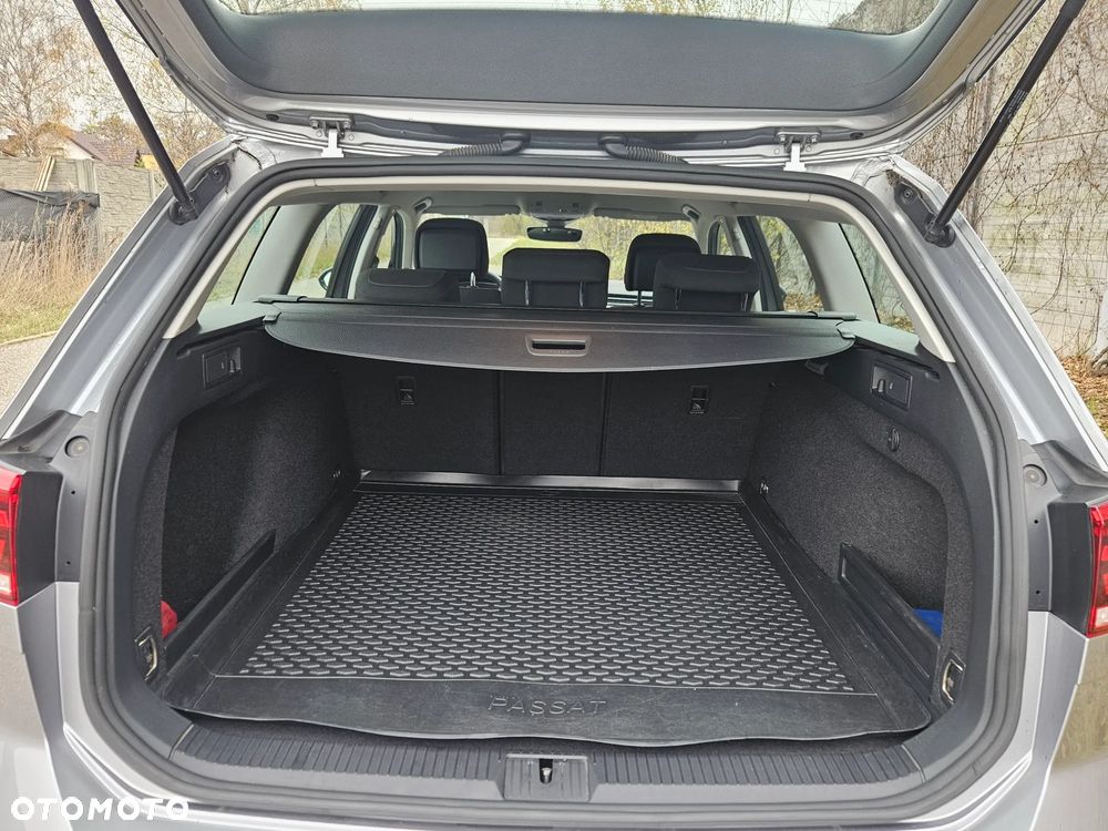 Volkswagen Passat Variant 1.5 TSI EVO Business DSG - 14