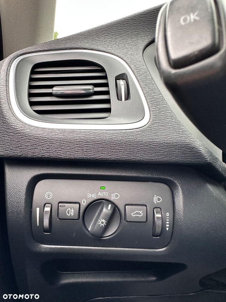 Volvo V40 D2 Kinetic - 26