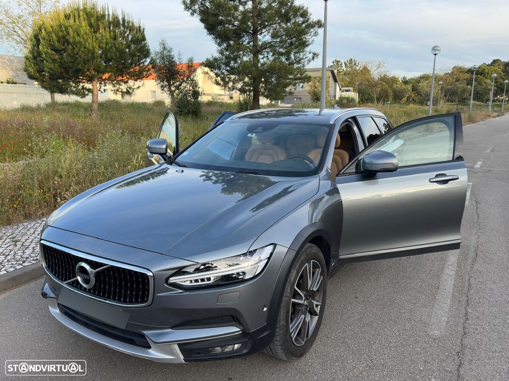 Volvo V90 D4 AWD Geartronic Momentum - 4