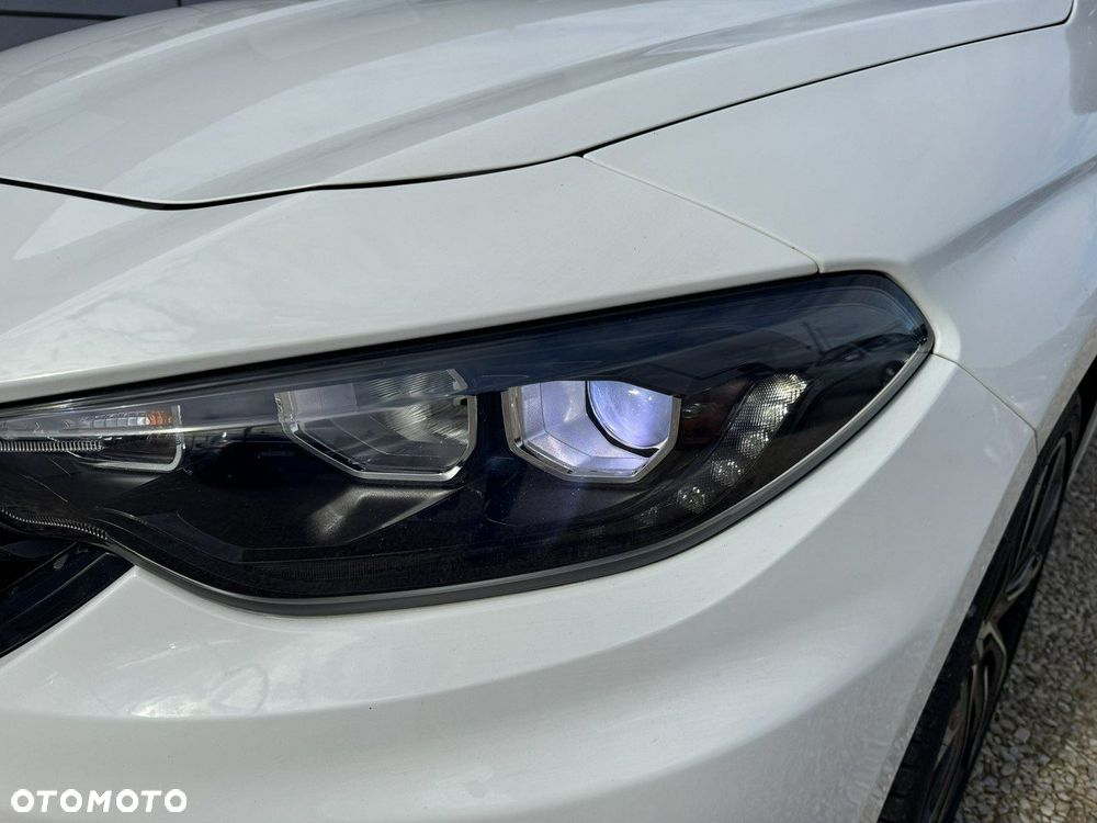 Fiat Tipo - 12