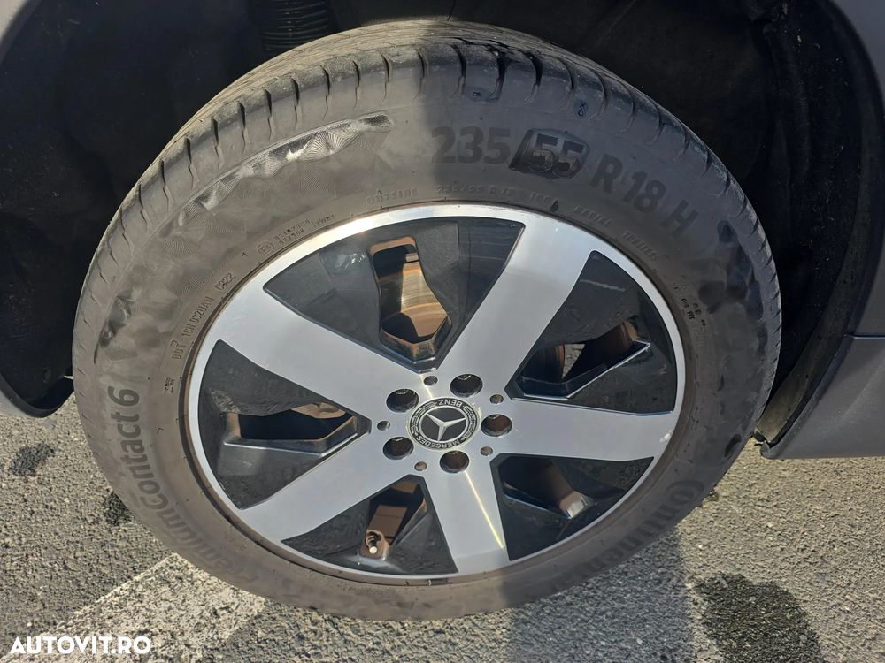 Mercedes-Benz GLB - 33