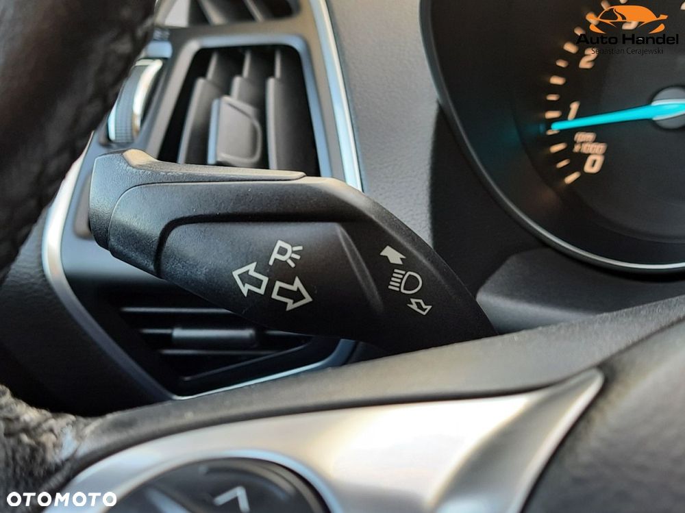 Ford Kuga 1.5 EcoBoost 2x4 Titanium - 18