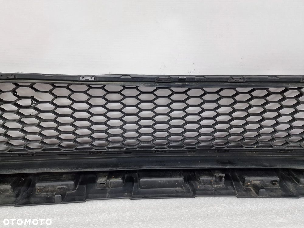 RENAULT TRAFIC 3 III 14- KRATKA ŚRODKOWA ZDERZAKA PRZEDNIEGO PRZÓD , NR 622544919R , NR AUKCJI KR404 - 15