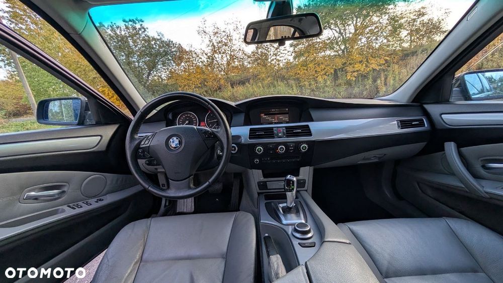 BMW Seria 5 525d - 13