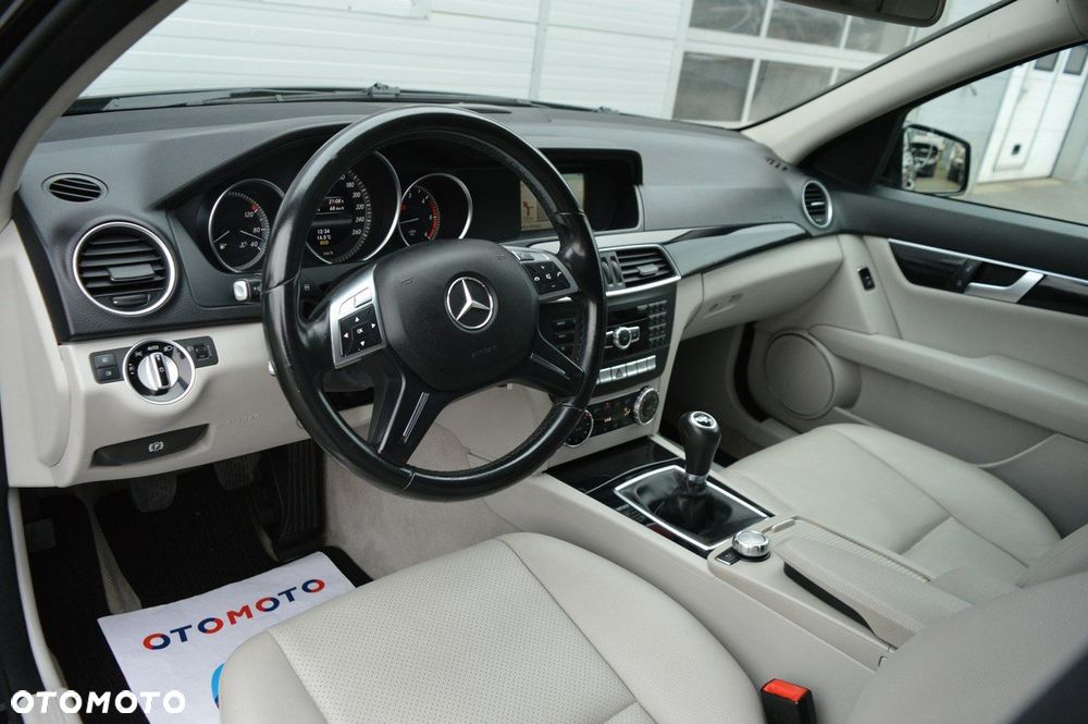 Mercedes-Benz Klasa C - 19