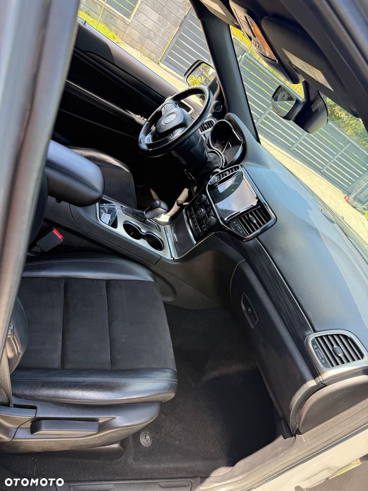 Jeep Grand Cherokee - 11