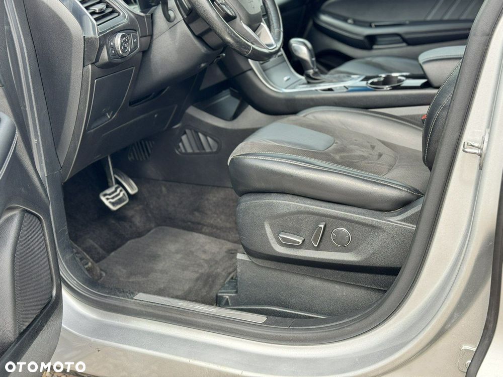 Ford Edge - 16