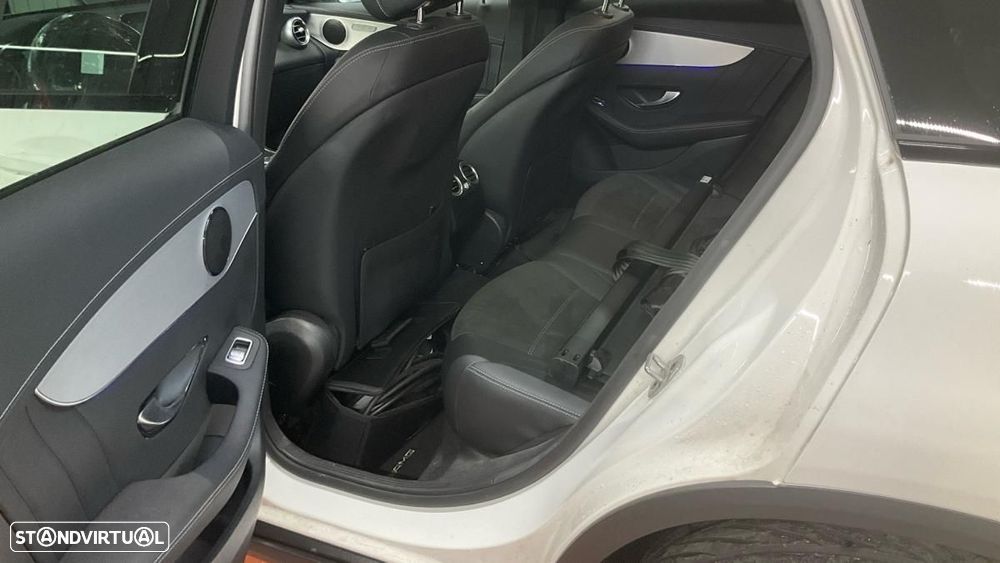 Mercedes-Benz GLC 300 de 4Matic 9G-TRONIC AMG Line - 6