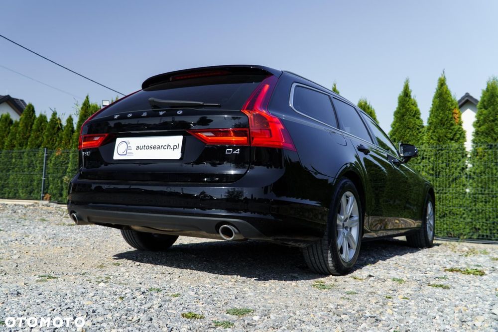 Volvo V90 D4 Momentum - 36