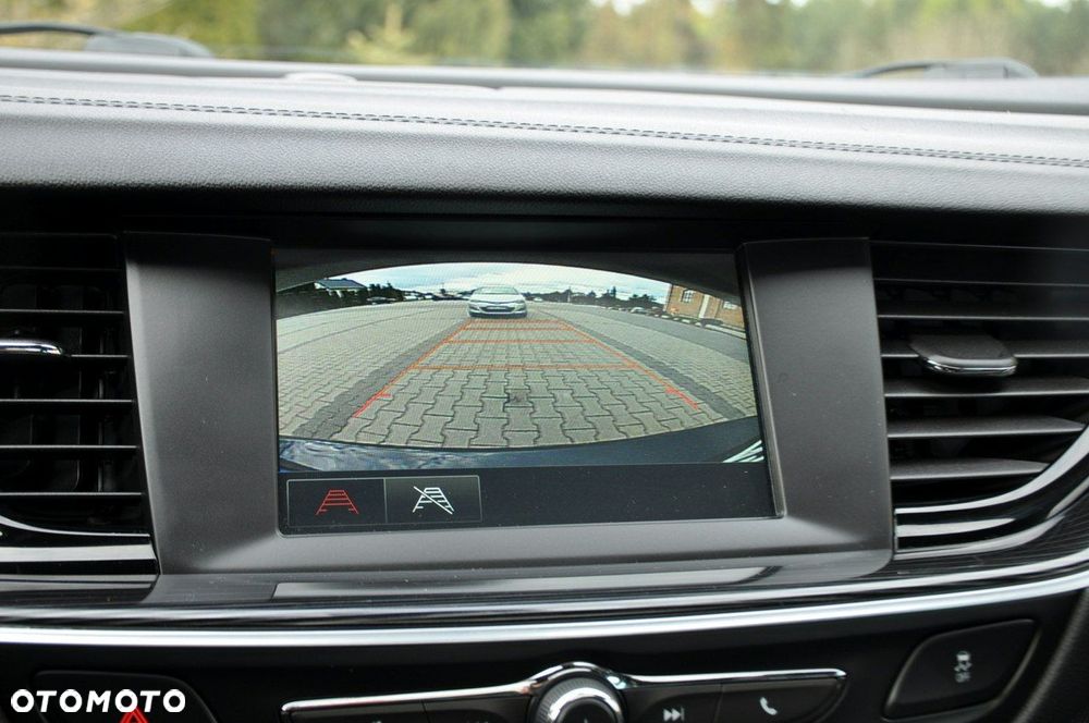 Opel Insignia - 32