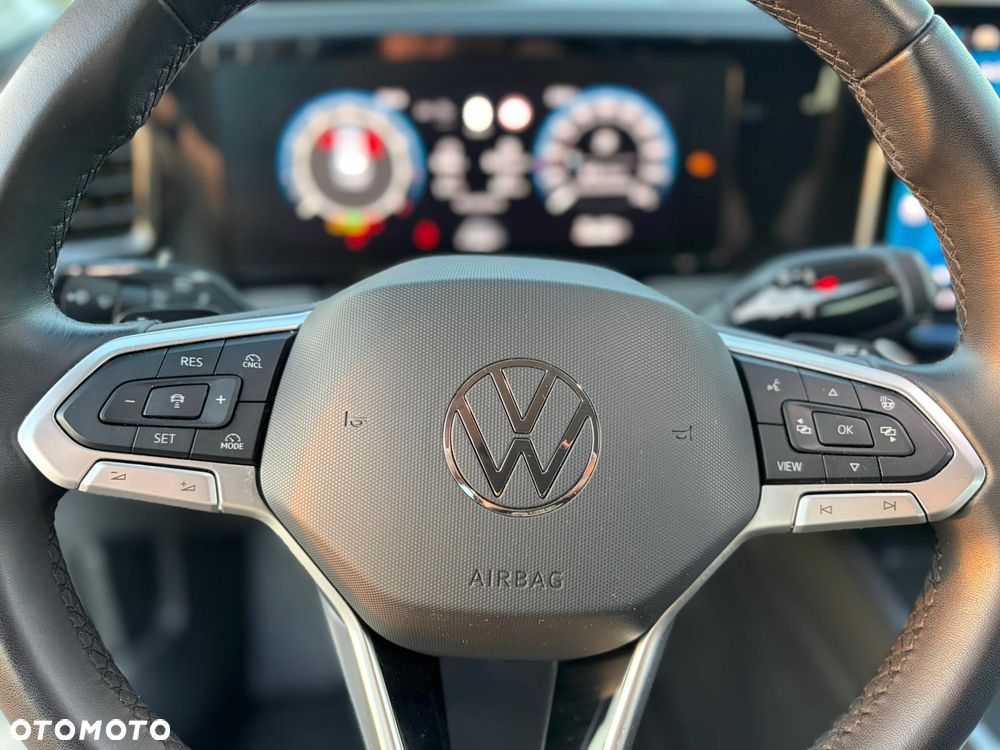 Volkswagen Passat - 19