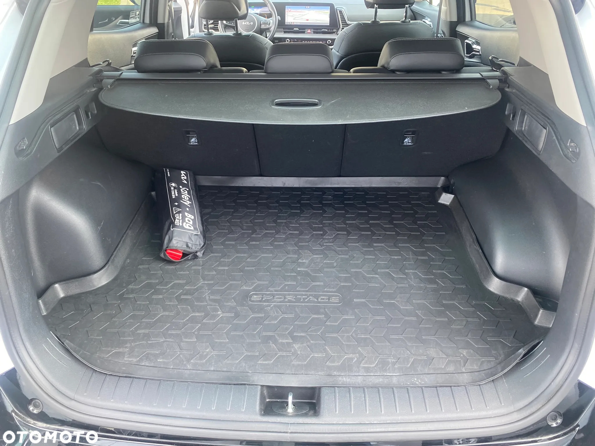 Kia Sportage 1.6 T-GDI HEV Business Line 4WD - 24