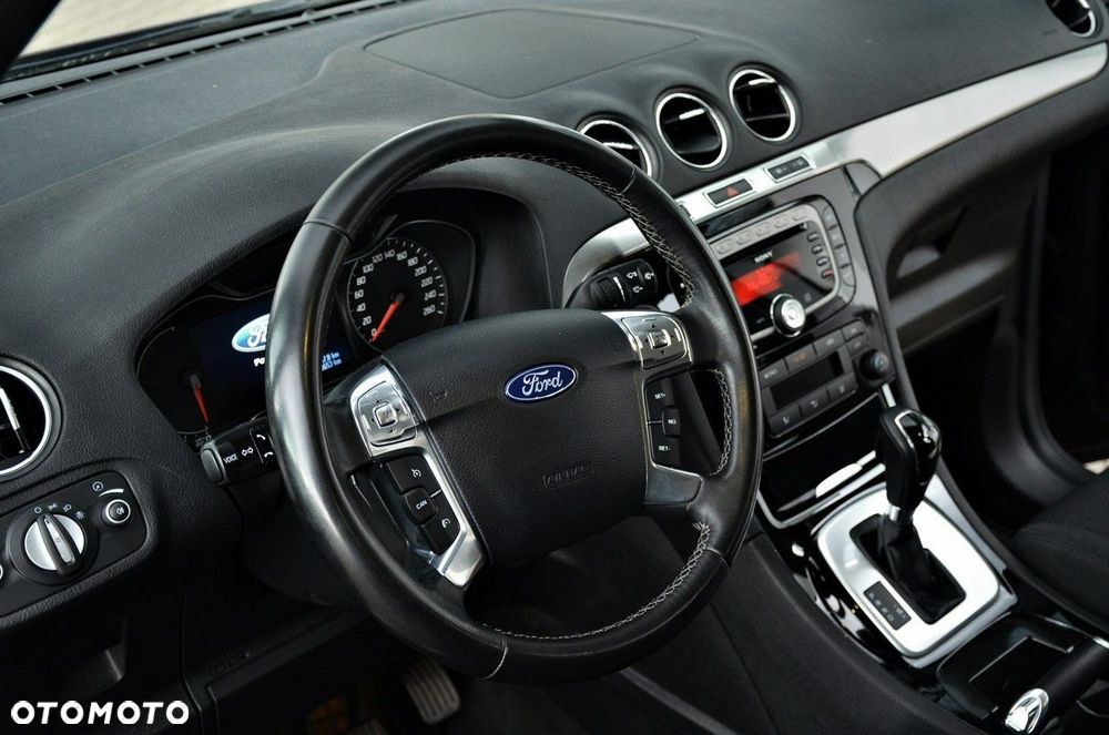 Ford S-Max - 13