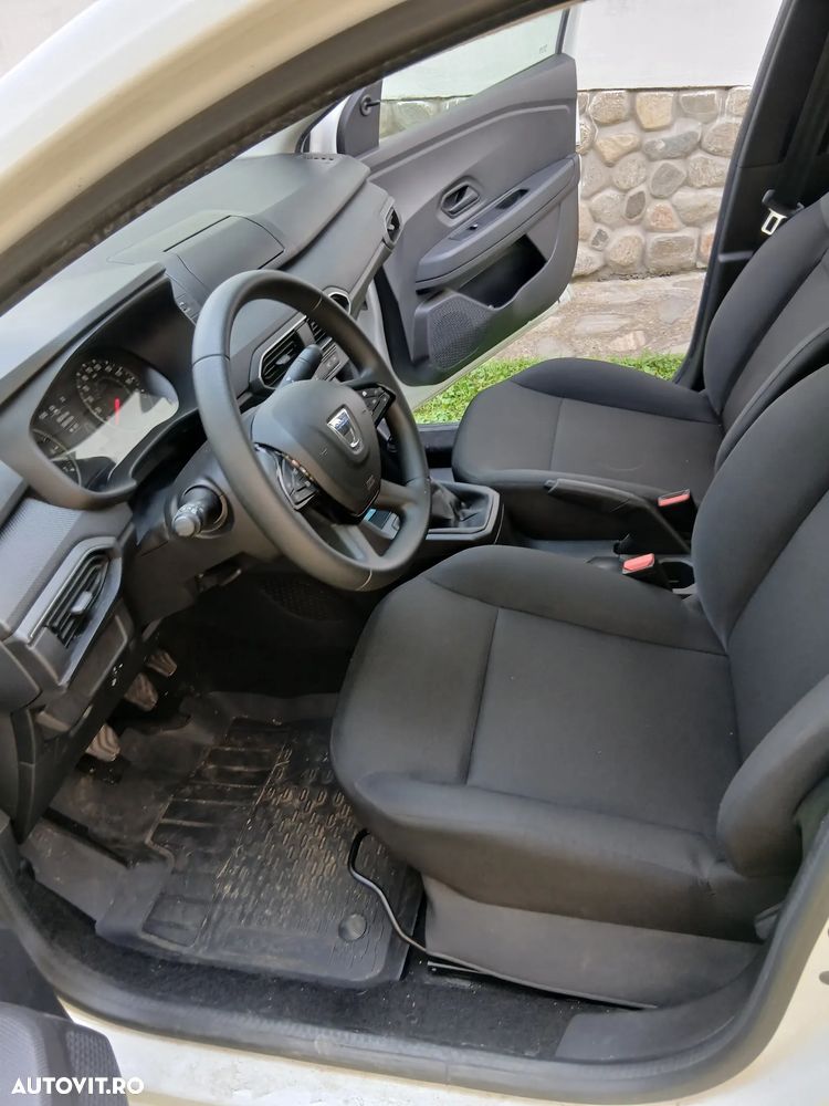 Dacia Logan TCe 90 Essential - 7