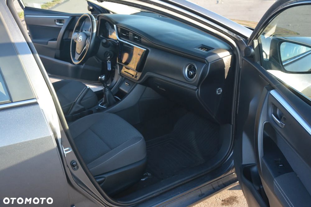 Toyota Corolla 1.6 Classic Plus - 4