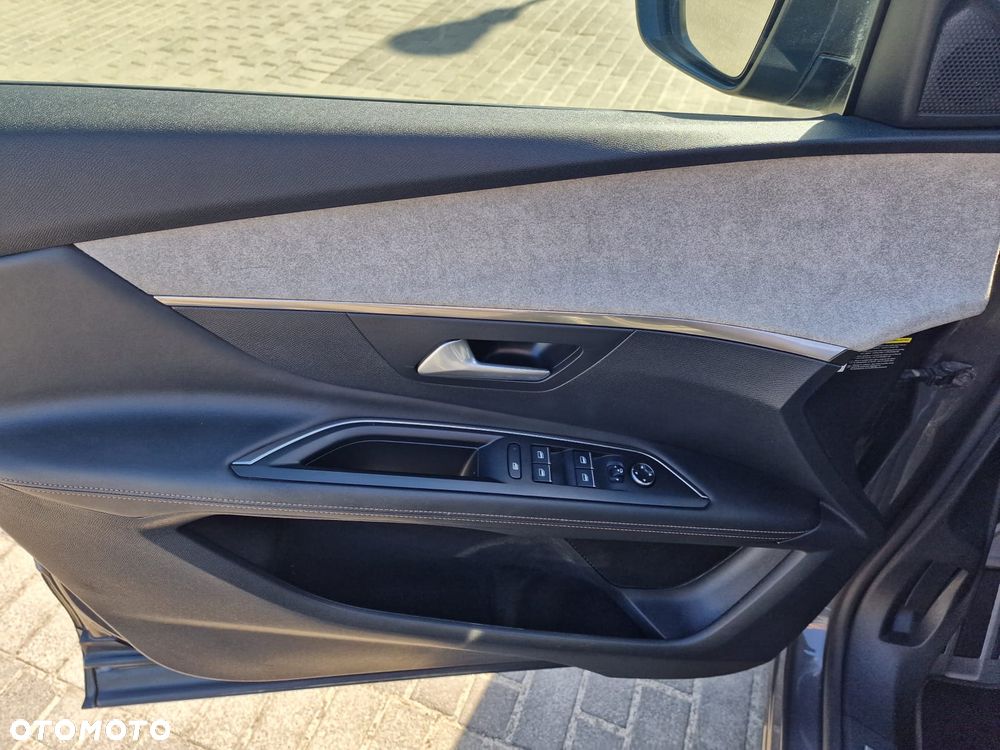 Peugeot 3008 1.5 BlueHDi GT Pack S&S EAT8 - 36