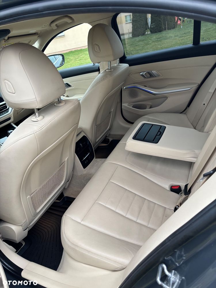BMW Seria 3 318d Edition Luxury Line Purity - 22