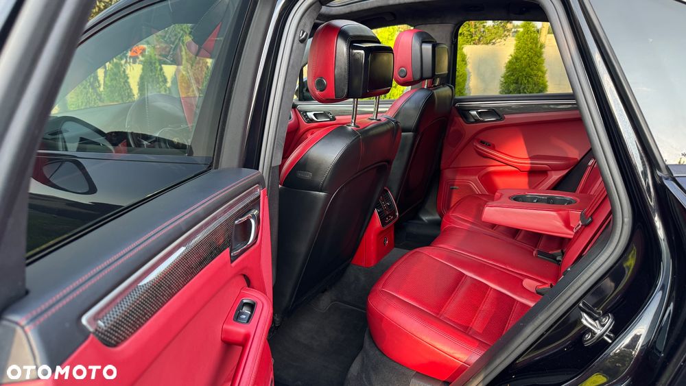 Porsche Macan - 25