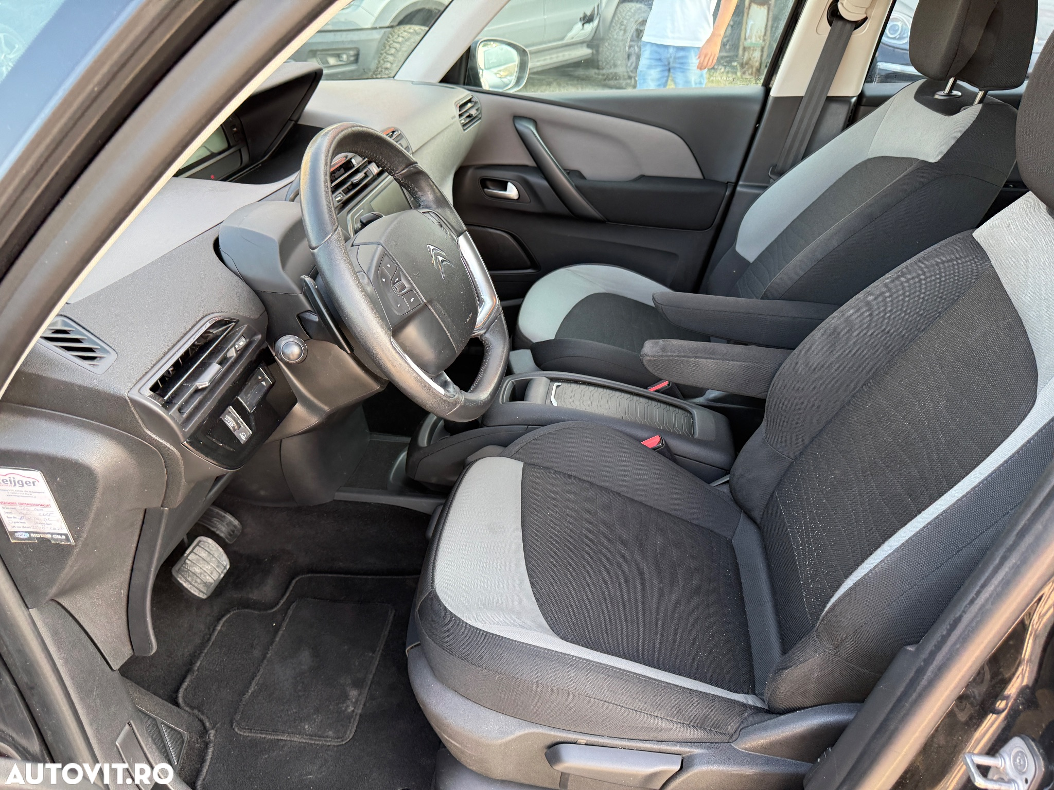 Citroën C4 Grand Picasso e-HDi 115 ETG6 Exclusive - 25