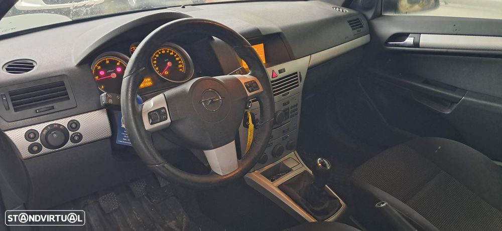 Opel Astra GTC 1.3 CDTi - 5