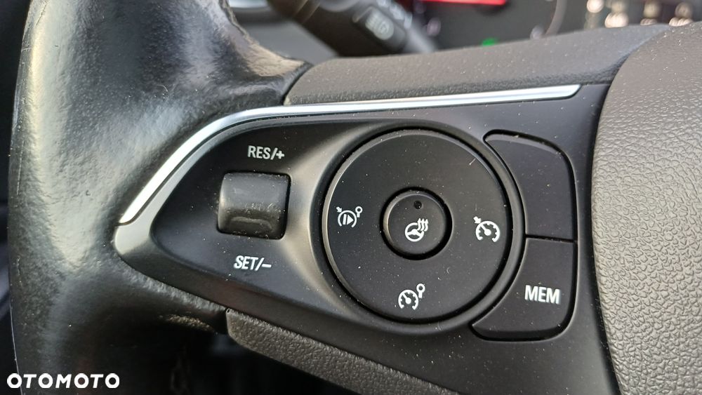 Opel Grandland X 1.6 D Start/Stop Business INNOVATION - 32