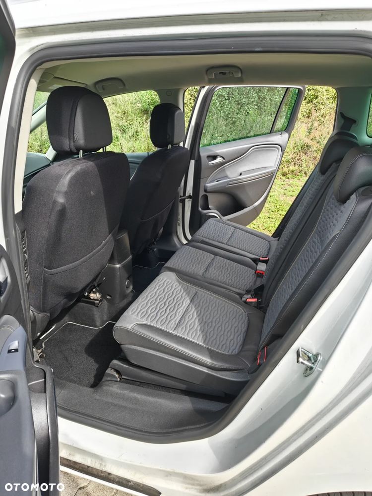 Opel Zafira - 11