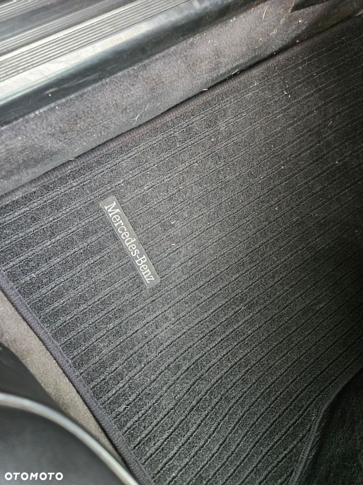 Mercedes-Benz W124 (1984-1993) - 12