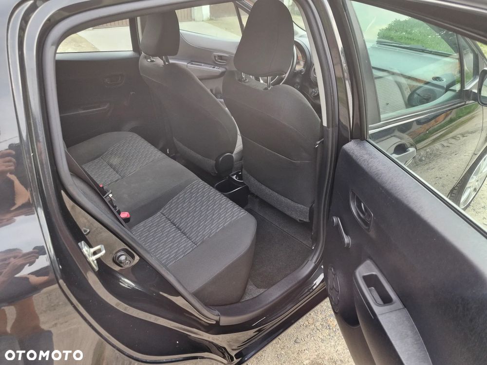 Toyota Yaris - 12