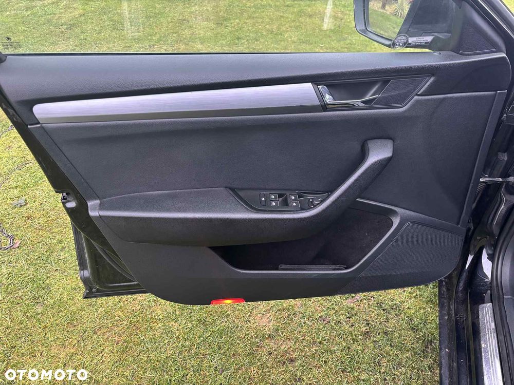 Skoda Superb 2.0 TDI Ambition - 29