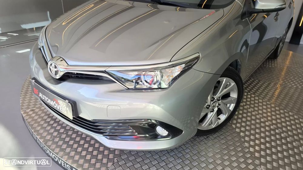Toyota Auris 1.6 D-4D Exclusive+Navi - 24