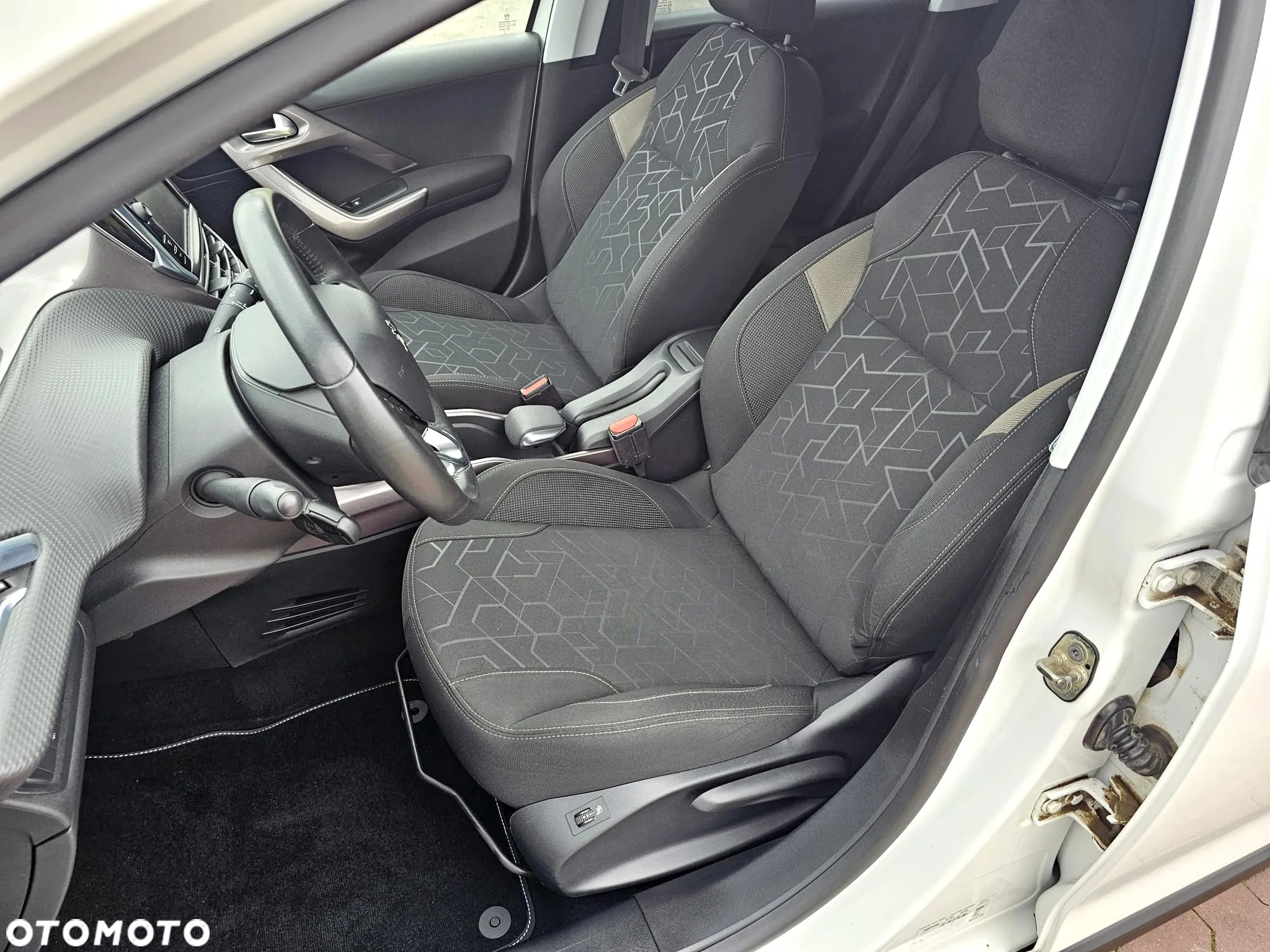 Peugeot 2008 - 21