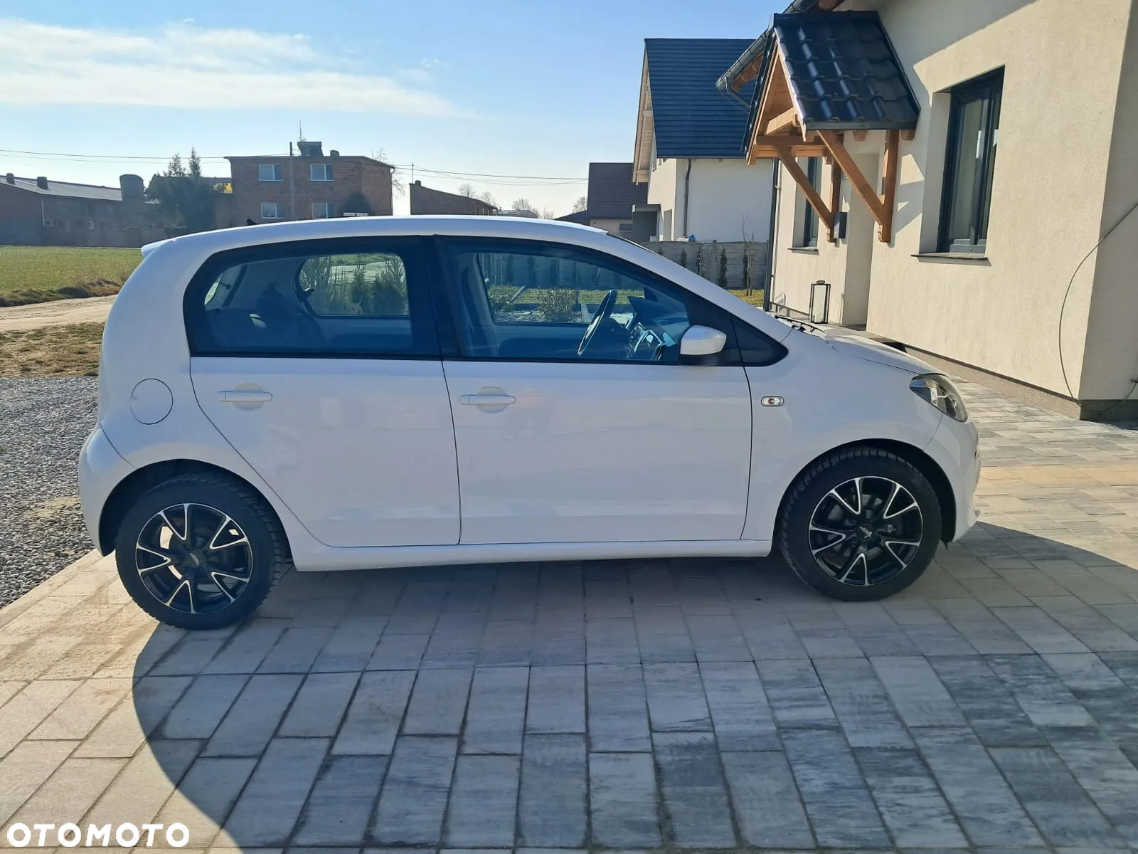 Volkswagen up! (BlueMotion Technology) high - 2